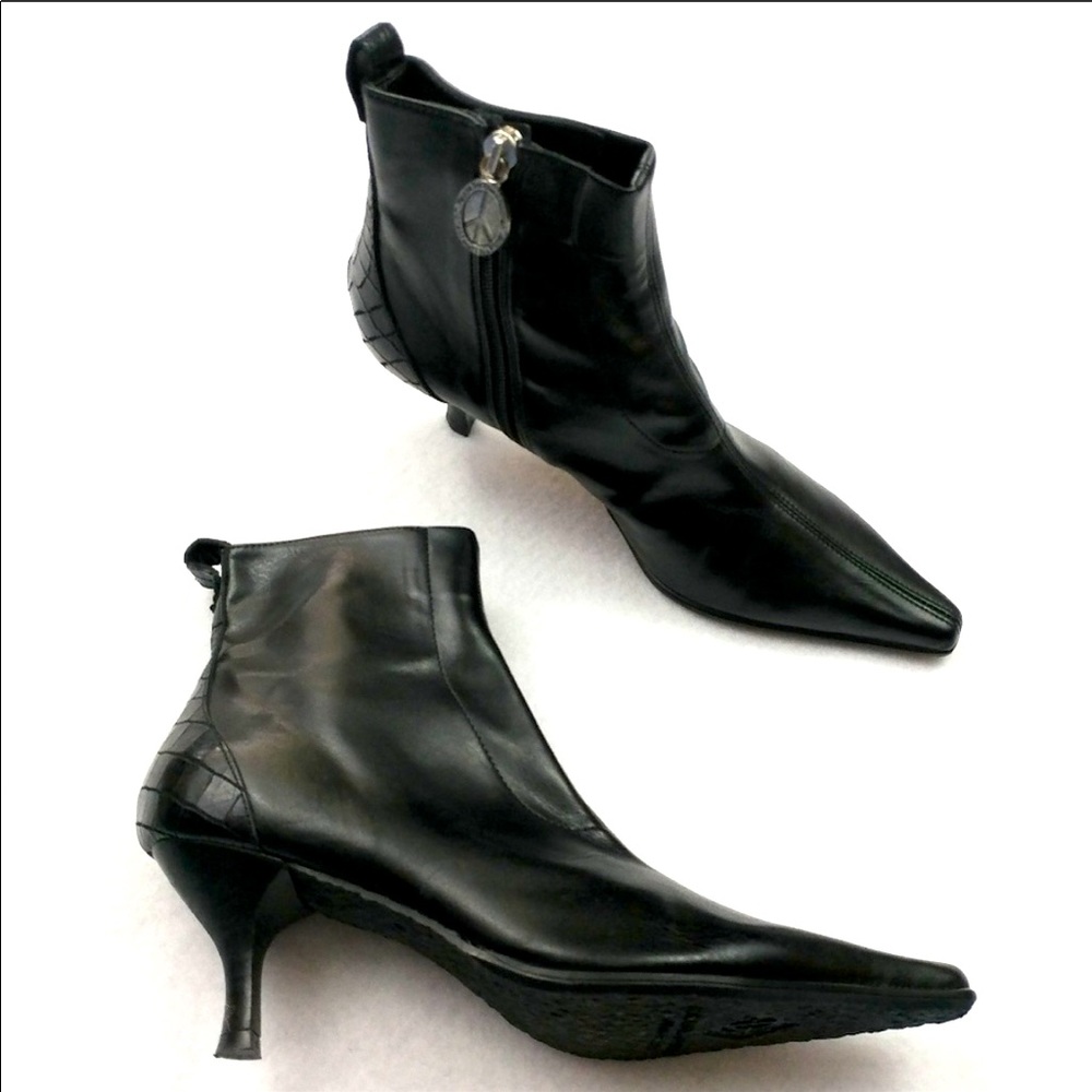 Donald J Pliner LOLA 2.5" Heeled Booties Size 6.5M